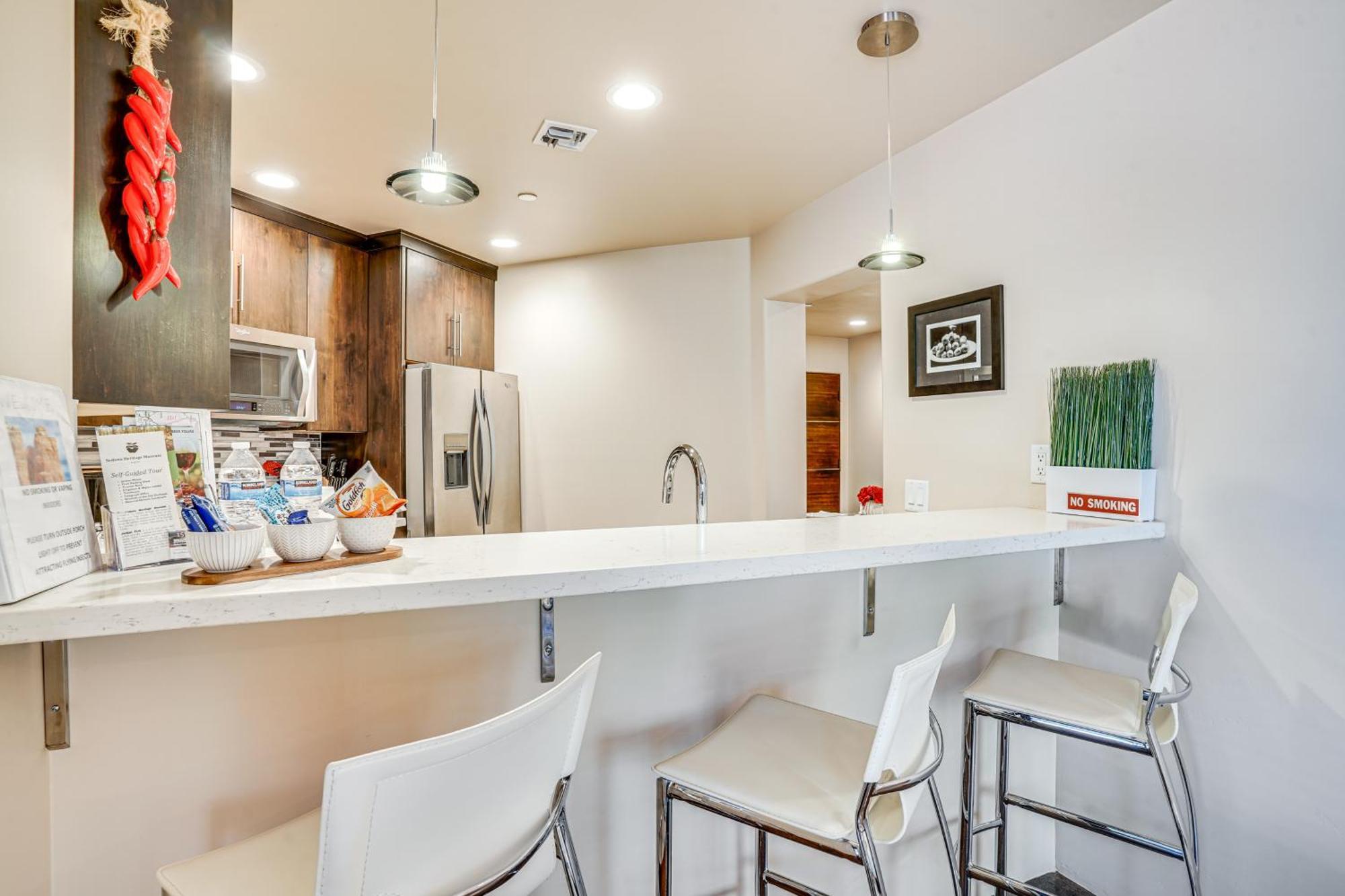 Sedona Couples Retreat With Patio Walk To Trails! 아파트 외부 사진