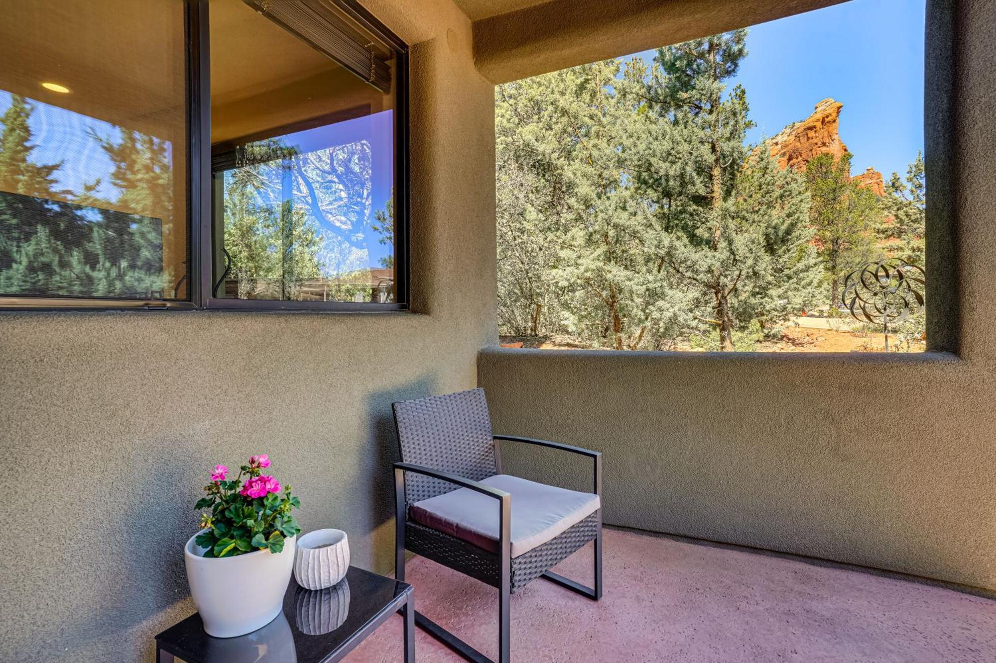 Sedona Couples Retreat With Patio Walk To Trails! 아파트 외부 사진