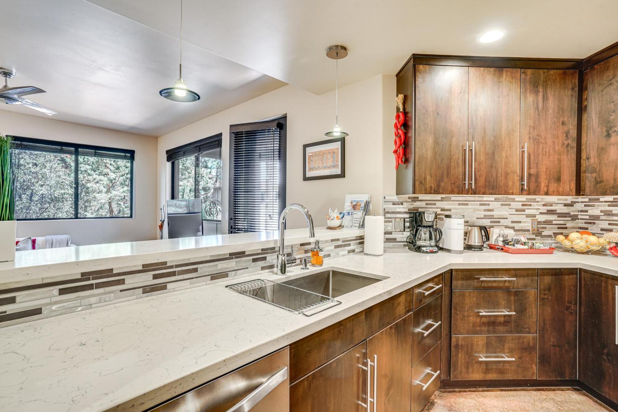 Sedona Couples Retreat With Patio Walk To Trails! 아파트 외부 사진