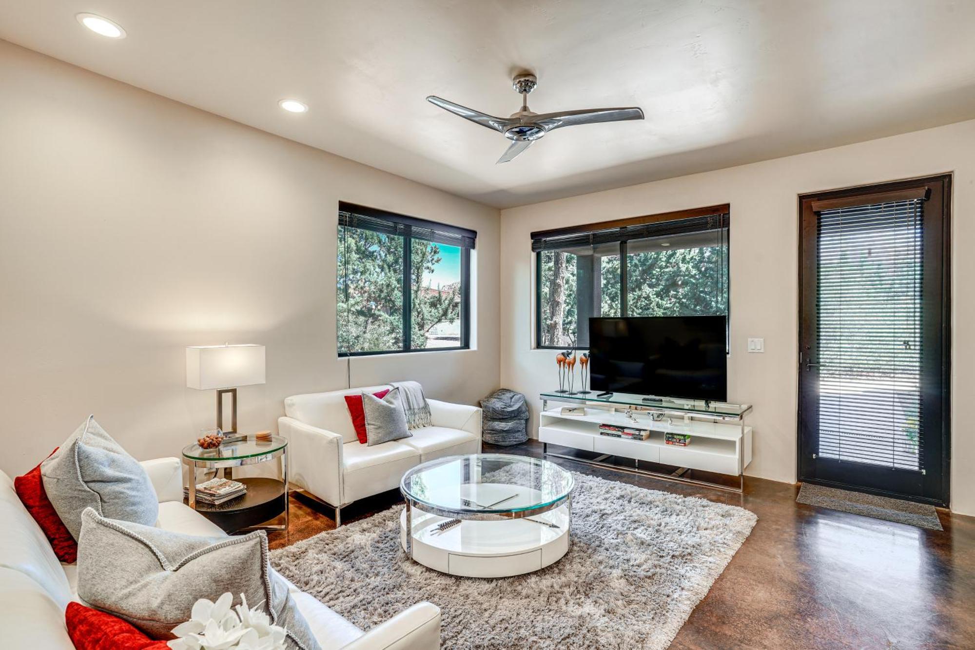 Sedona Couples Retreat With Patio Walk To Trails! 아파트 외부 사진